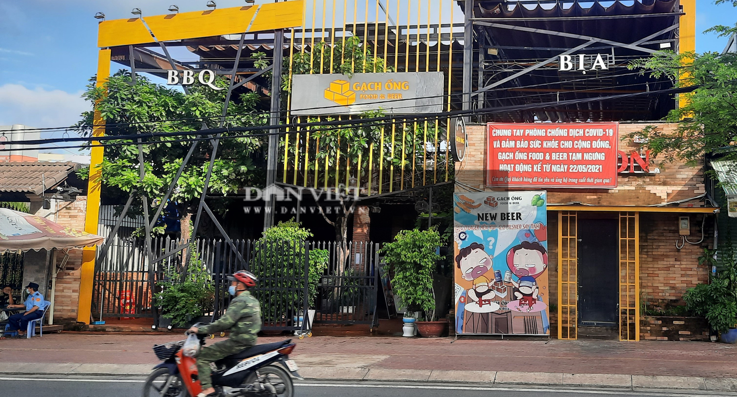 Chùm ảnh: Hàng quán tại TP.HCM chỉ “bán mang về”, “không tiếp khách tại bàn” để chung tay phòng chống dịch COVID- 19 - Ảnh 9.