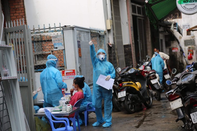 TP.HCM: 58 ca nhiễm SARS-CoV-2 liên quan đến Hội thánh, bà vợ mục sư đã từng đi Hà Nội trước khi có triệu chứng - Ảnh 1.