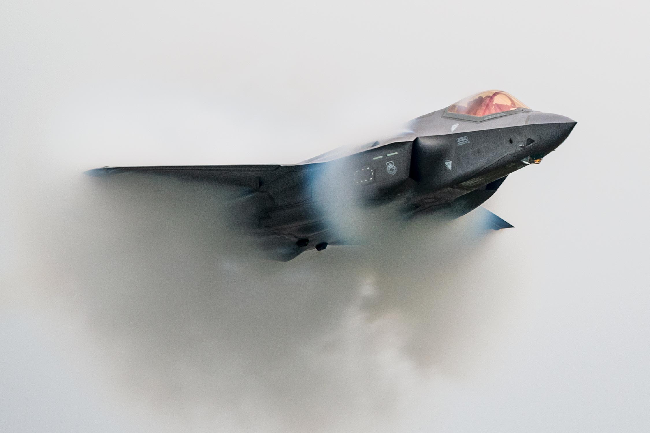 Điều gì xảy ra khi F-35 Mỹ và J-10 Trung Quốc xông vào hỗn chiến? - Ảnh 7.