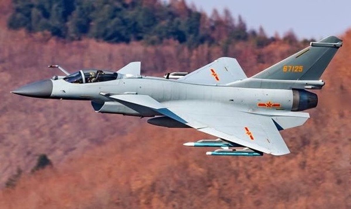 Điều gì xảy ra khi F-35 Mỹ và J-10 Trung Quốc xông vào hỗn chiến? - Ảnh 17.