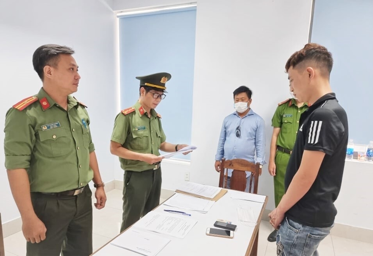 Đà Nẵng: Điều tra đường dây đưa người nhập cảnh trái phép  - Ảnh 1.