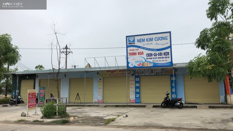 CLIP - ẢNH: Phong toả 2 thôn (xã Tượng Sơn và Việt Tiến, Hà Tĩnh) có trường hợp dương tính với Covid-19 - Ảnh 10.