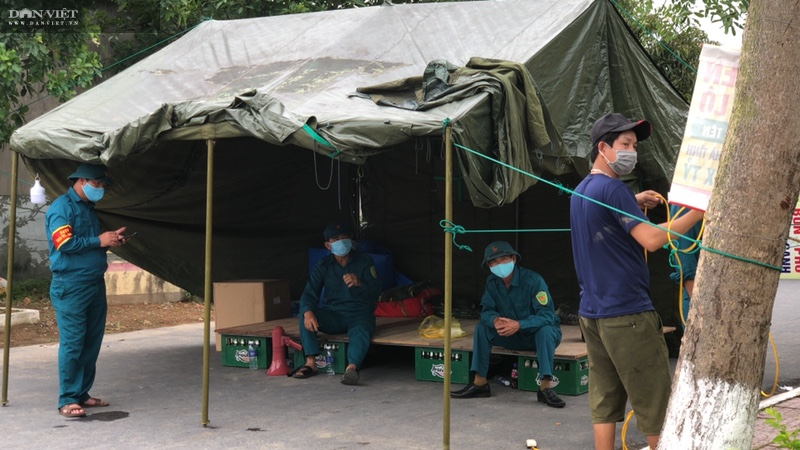 CLIP - ẢNH: Phong toả 2 thôn (xã Tượng Sơn và Việt Tiến, Hà Tĩnh) có trường hợp dương tính với Covid-19 - Ảnh 5.