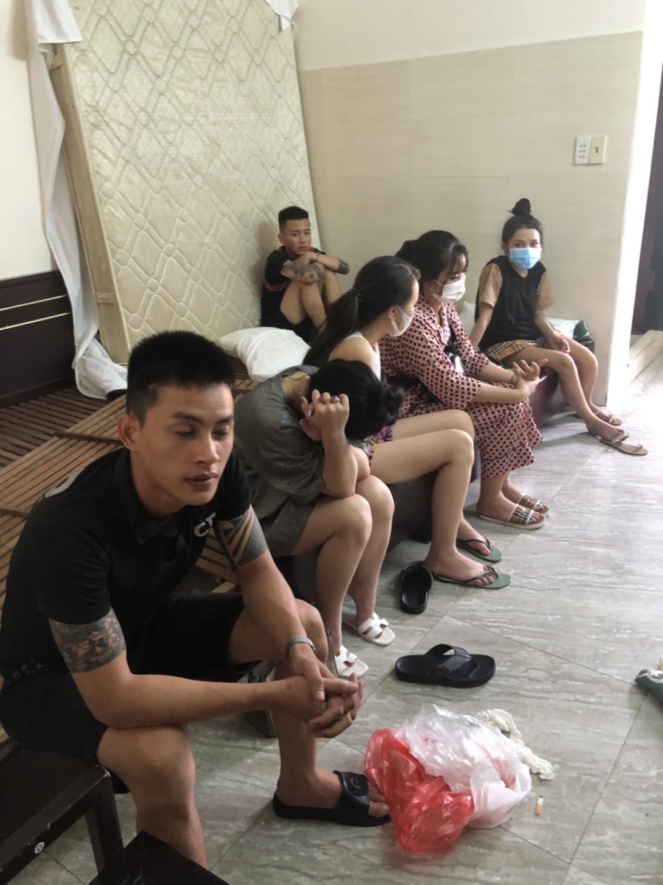 Đà Nẵng: Nhóm thanh niên mở tiệc ma túy giữa mùa dịch Covid-19 - Ảnh 1.