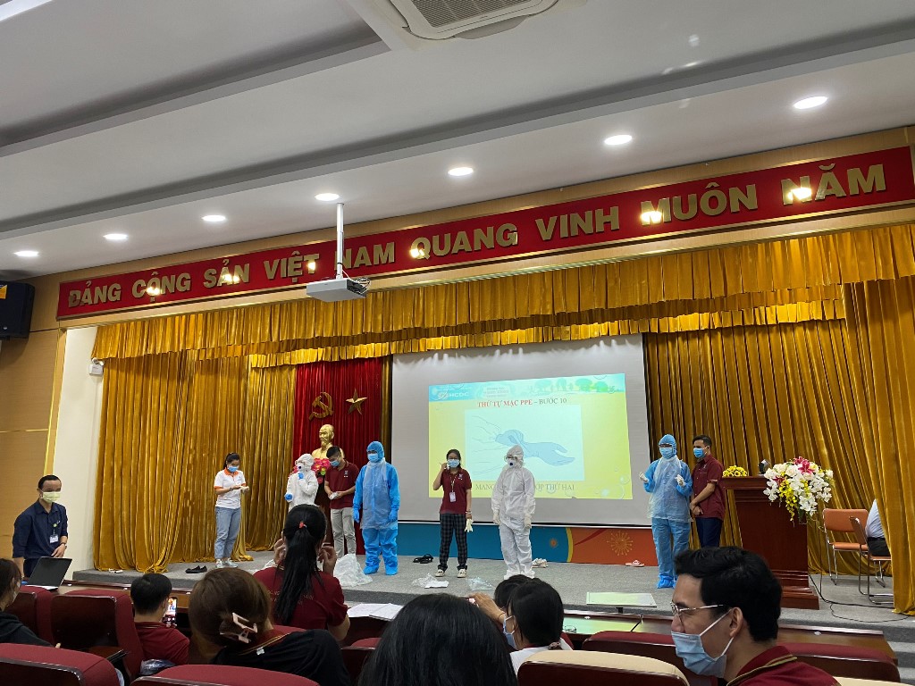 Sinh viên vào 'tâm dịch' quận Gò Vấp để hỗ trợ đẩy lùi Covid-19 - Ảnh 5.