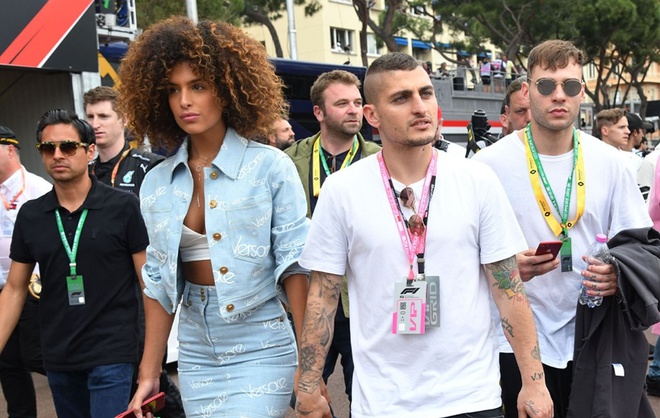 Dàn WAGs xinh đẹp của ĐT Italia: Bồ Verratti siêu ngầu - Ảnh 1.