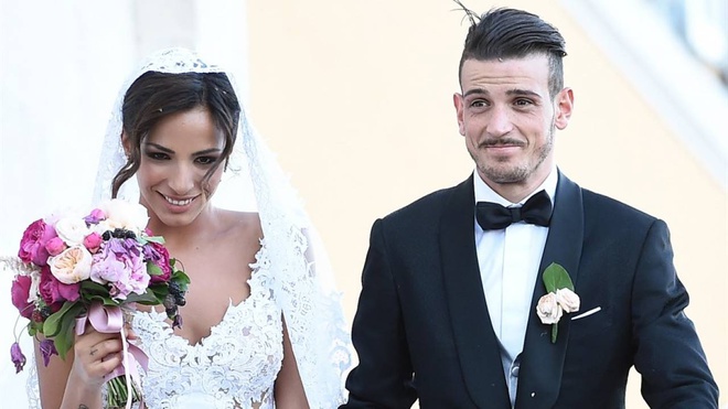 Dàn WAGs xinh đẹp của ĐT Italia: Bồ Verratti siêu ngầu - Ảnh 7.
