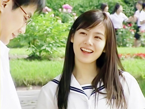 Ngất ngây trước gái trẻ, chàng trai 34 tuổi sợ &quot;cưa cùn&quot;, không dám tỏ tình - Ảnh 1.