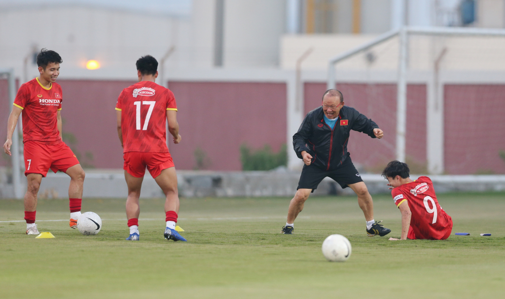 HLV Park Hang-seo bắt thóp Văn Toàn... “lươn lẹo” - Ảnh 3.
