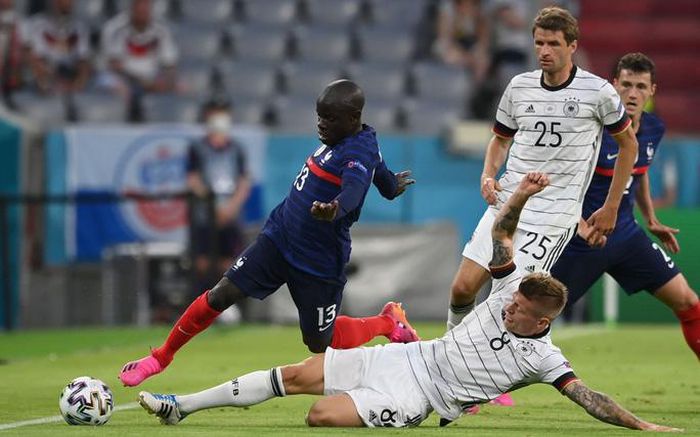 Toni Kroos không hài lòng với thất bại.