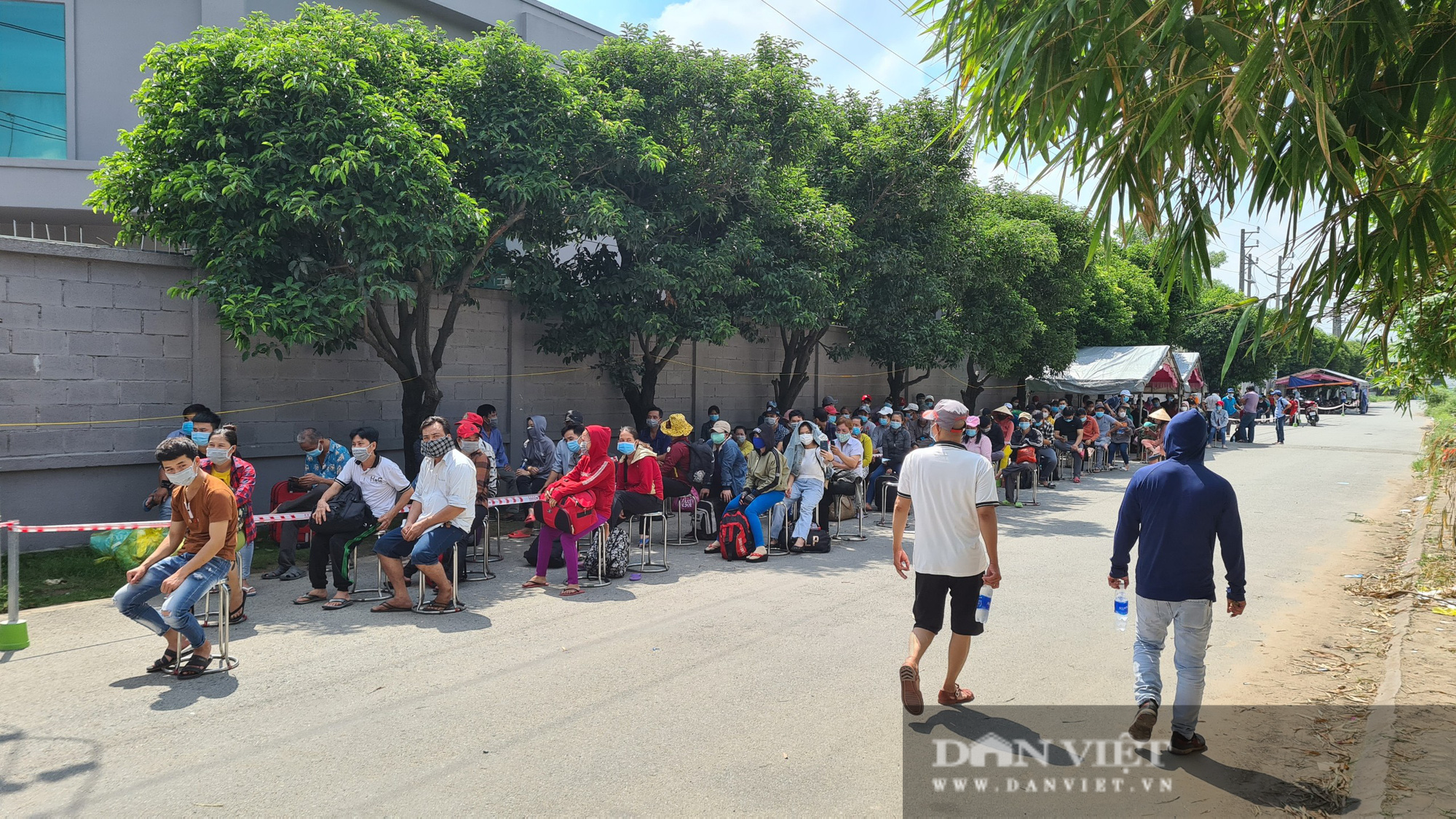 Bình Dương thêm 2 ca mắc Covid – 19, nhiều khu nhà trọ bị phong tỏa - Ảnh 4.