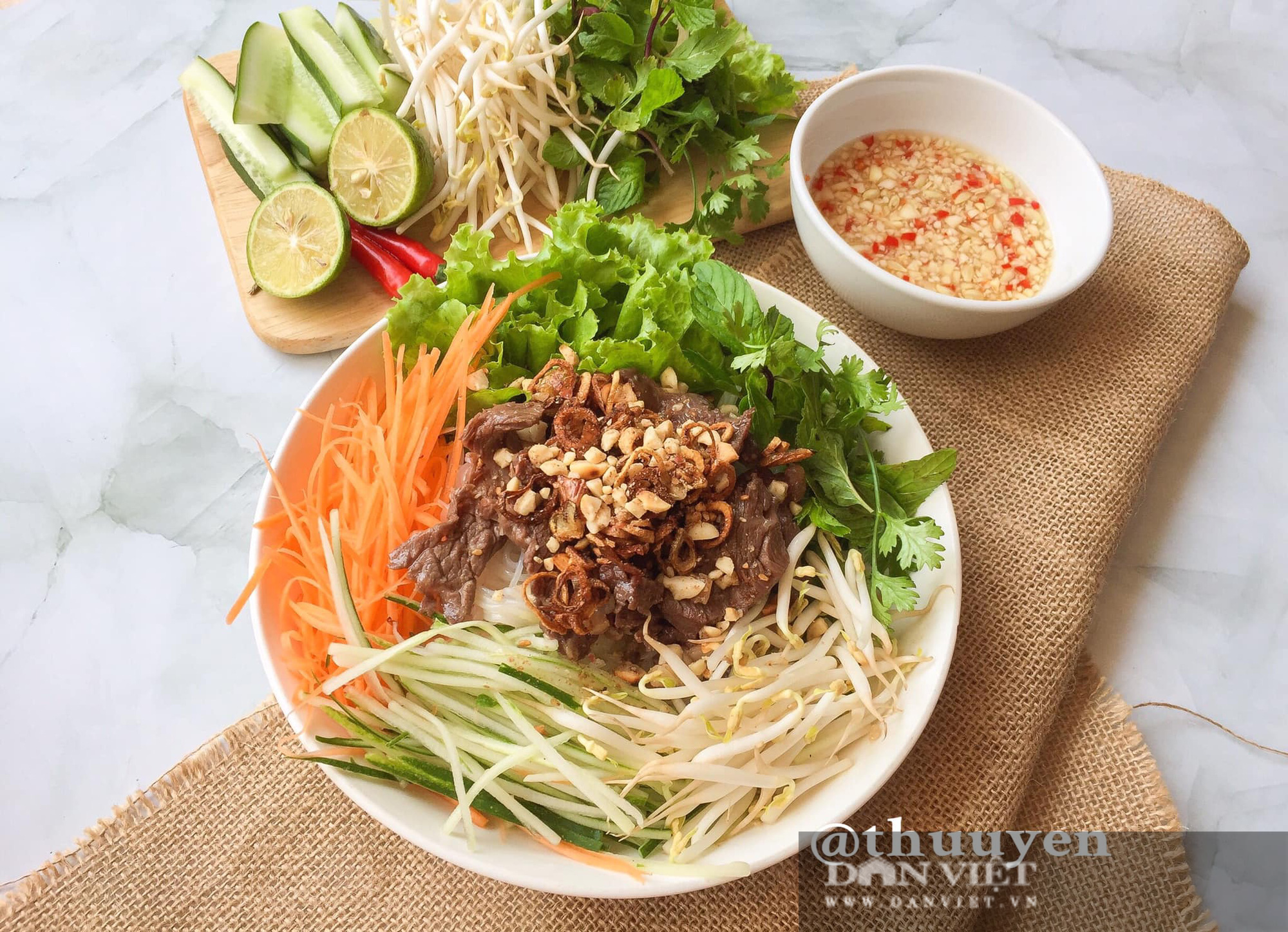 Cuối tuần đổi món với bún bò xào Nam Bộ - Ảnh 3.