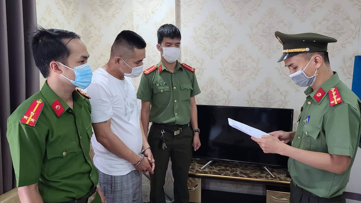 Đà Nẵng: Khởi tố, bắt tạm giam một người Trung Quốc ở lại Việt Nam trái phép - Ảnh 1.