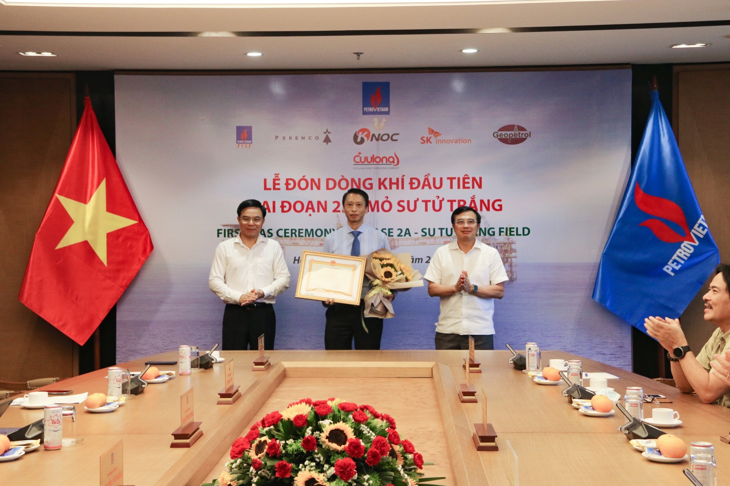 Petrovietnam tổ chức Lễ đón nhận dòng khí đầu tiên Giai đoạn 2A, mỏ Sử Tử Trắng - Ảnh 3.