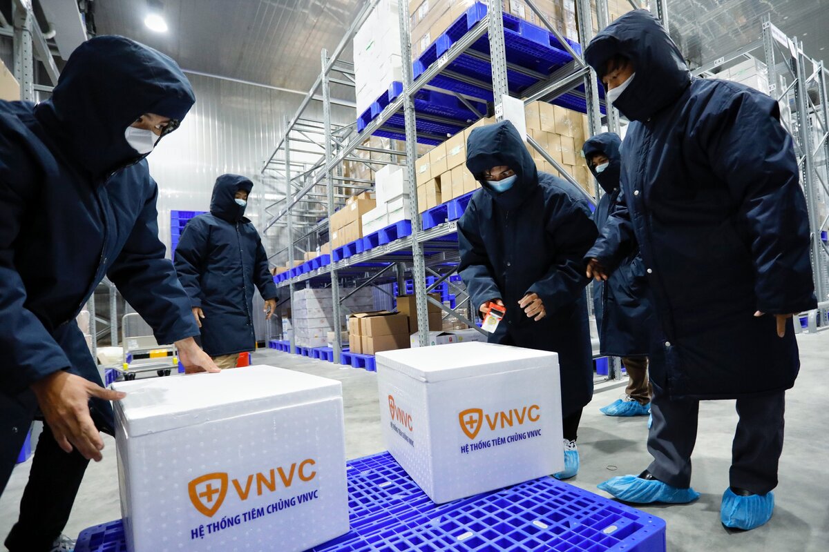 350 bác sĩ, điều dưỡng giỏi của VNVC tham gia chiến dịch tiêm chủng lịch sử - Ảnh 3.