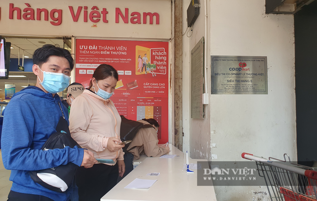 Covid-19 phức tạp tại TP.HCM: Nhiều siêu thị phải tạm đóng cửa vì F0 đi mua sắm - Ảnh 3.