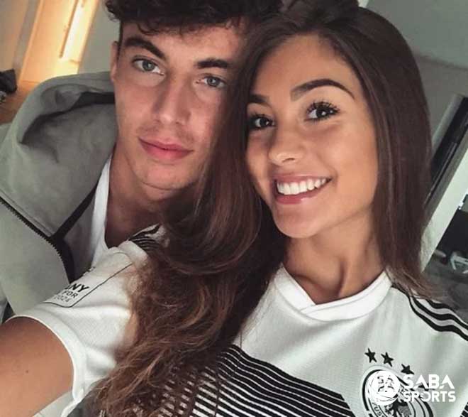 Nàng thơ sexy của Havertz cổ vũ ĐT Đức trước đại chiến với Anh - Ảnh 1.