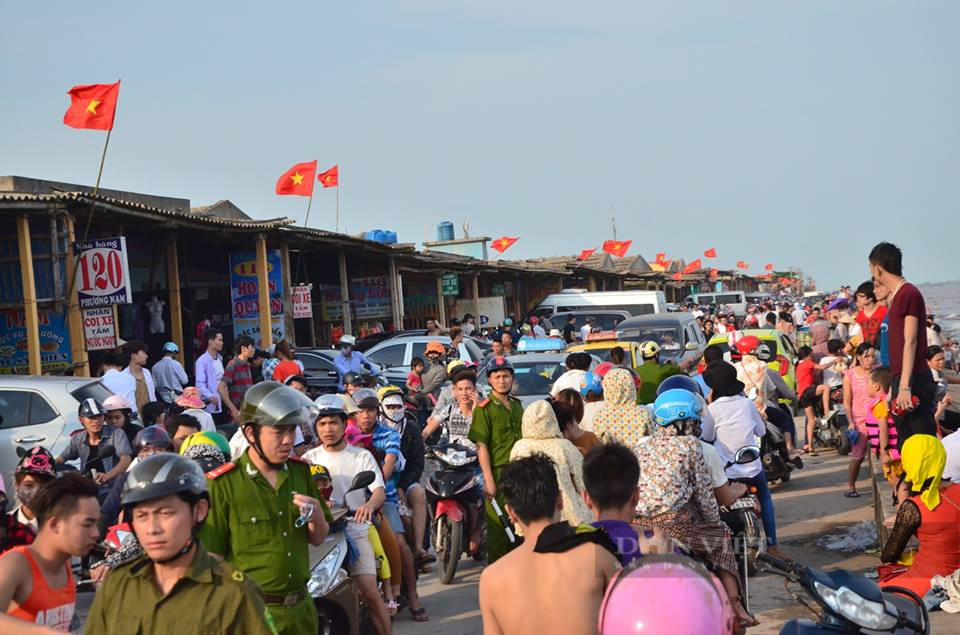 Công an Nam Định &quot;quyết&quot; bài trừ tệ nạn mại dâm ở Quất Lâm - Ảnh 1.