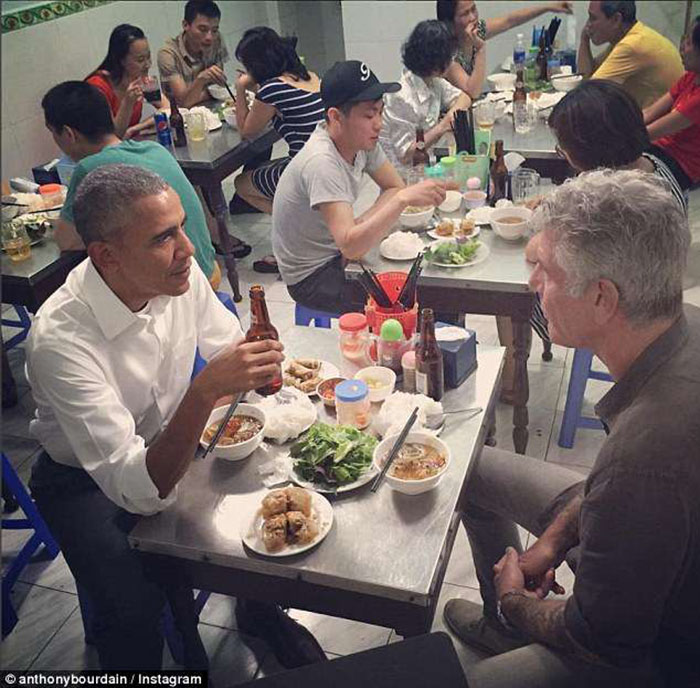 Siêu đầu bếp Anthony Bourdain tiếp tục truyền cảm hứng du lịch với dấu ấn Việt Nam - Ảnh 1.