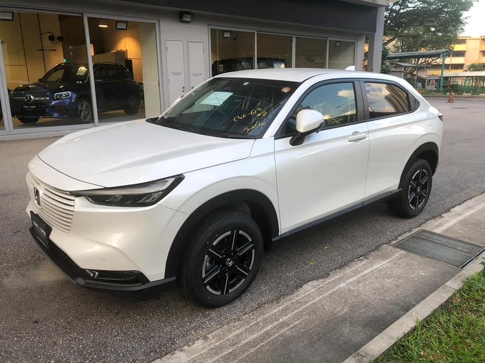 Ngỡ ngàng với vẻ đẹp Honda HR-V 2022 tại đại lý - Ảnh 1.