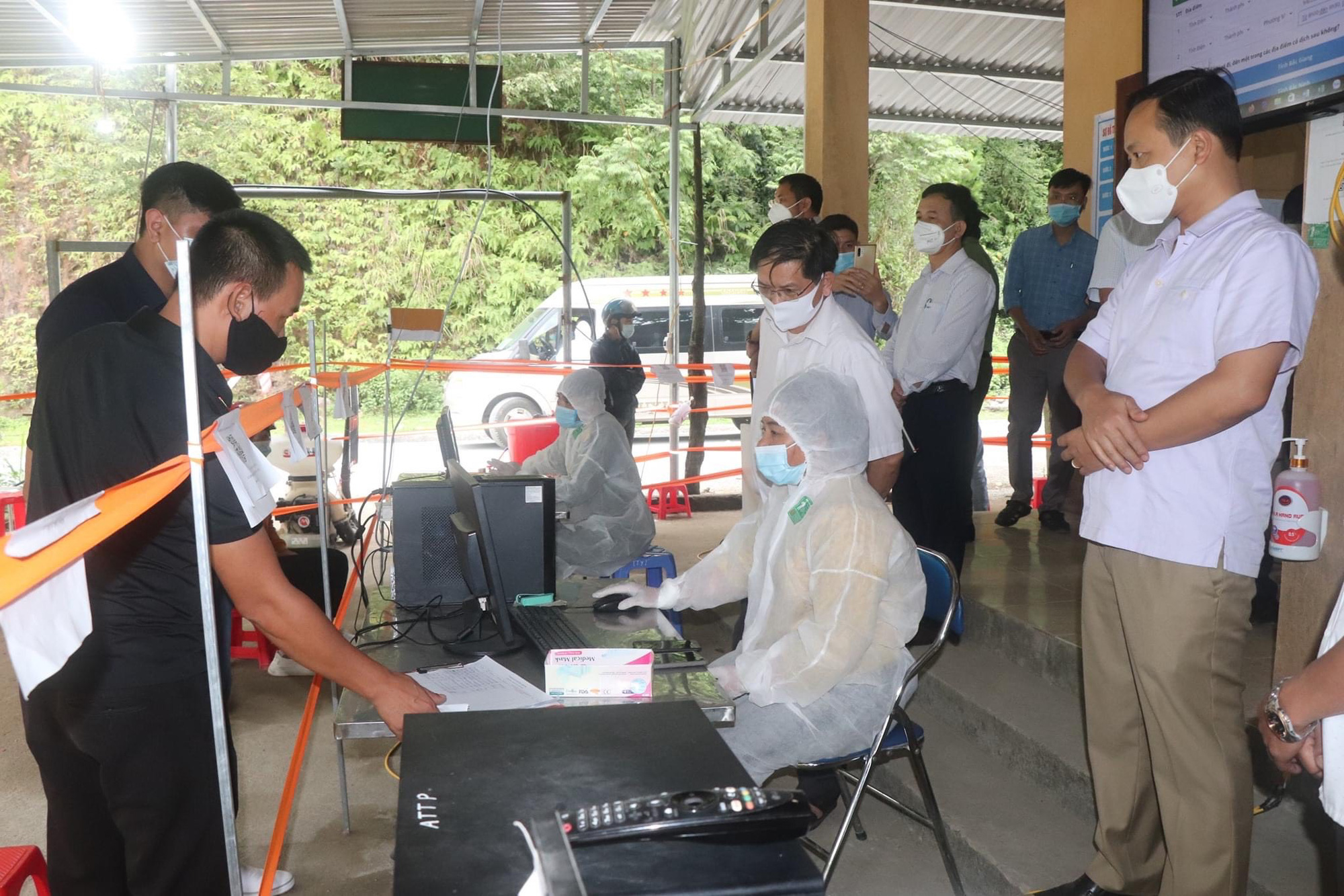 Lai Châu: Một trường hợp tái dương tính với Covid -19 sau điều trị tại Bắc Giang - Ảnh 3. Lai Châu: Một trường hợp tái dương tính với Covid -19 sau điều trị tại Bắc Giang - Ảnh 3.