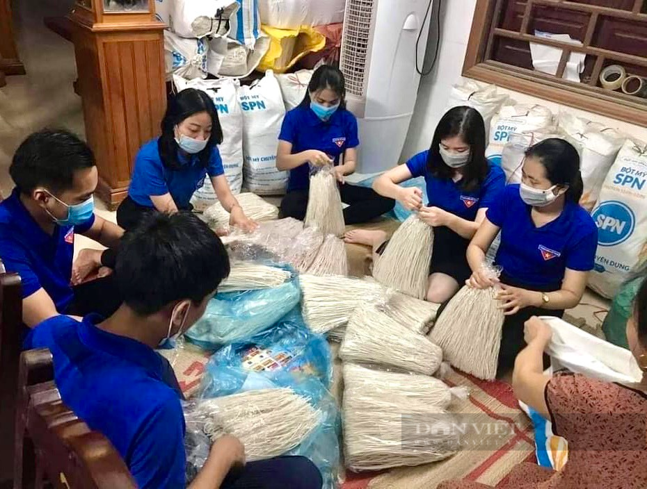 Người dân Quảng Bình làm ruốc thịt, gom nông sản, hải sản gửi TP. Hồ Chí Minh chống dịch Covid-19 - Ảnh 8.