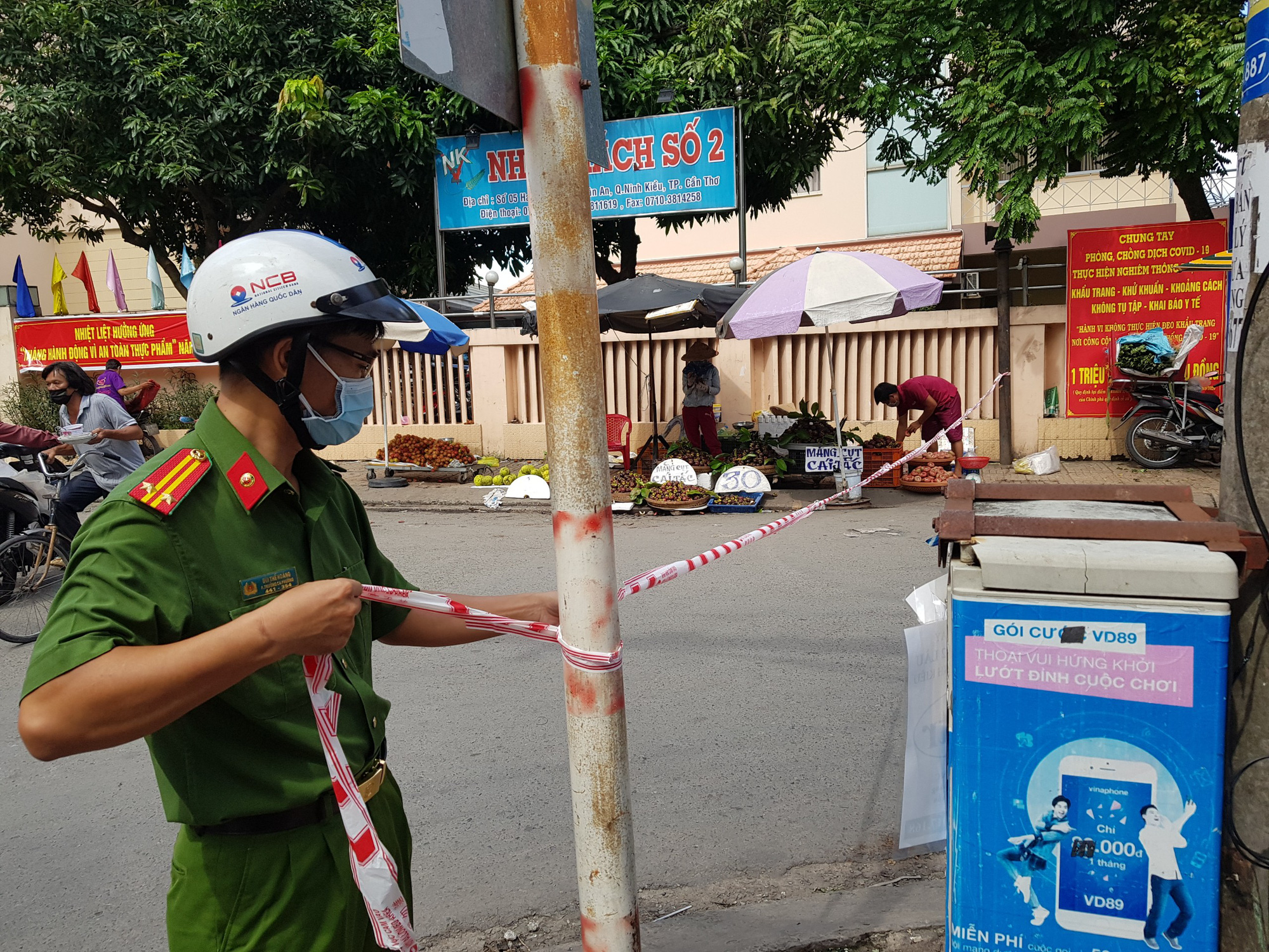 Cần Thơ: Phong tỏa 1.900 nhân khẩu sau khi người phụ nữ bán bún dương tính với SARS-CoV-2 - Ảnh 2.