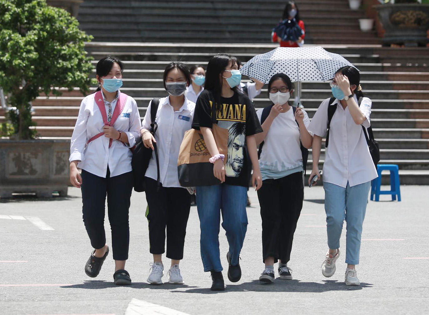 Sở GD-ĐT Hà Nội chỉ đạo kế hoạch khi học sinh đi học lại và kiểm tra học kỳ 2 - Ảnh 1.