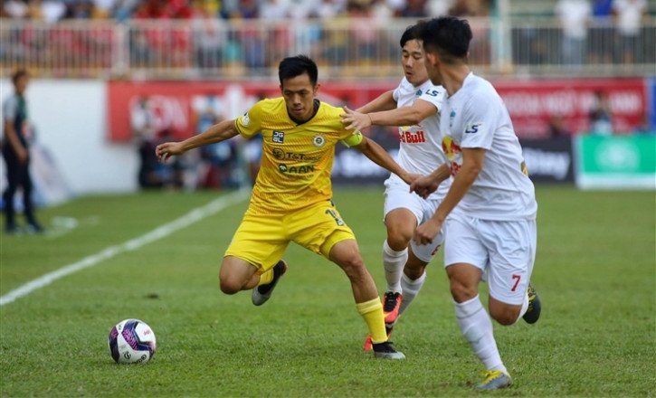 V.League hoãn vô thời hạn, ĐT Việt Nam đứng trước thay đổi quan trọng - Ảnh 1.