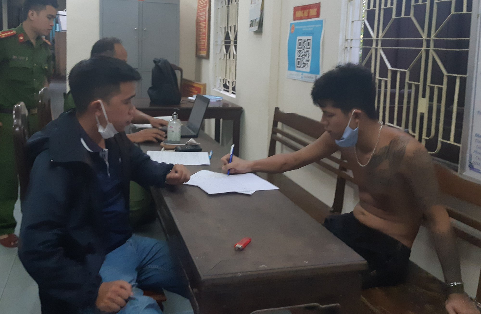 TT-Huế: Nam thanh niên dùng rựa chém tới tấp đoạt mạng cụ bà 76 tuổi - Ảnh 2.