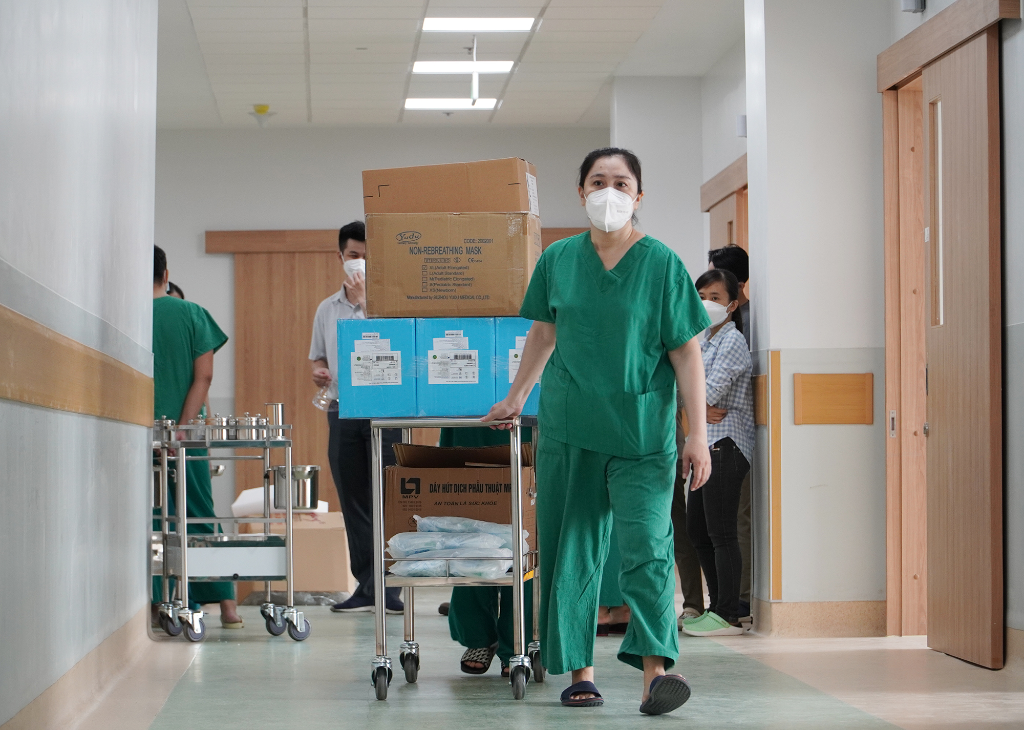 TP.HCM: Bệnh viện hồi sức Covid-19 thiếu khẩn máy ECMO, lọc máu - Ảnh 3.