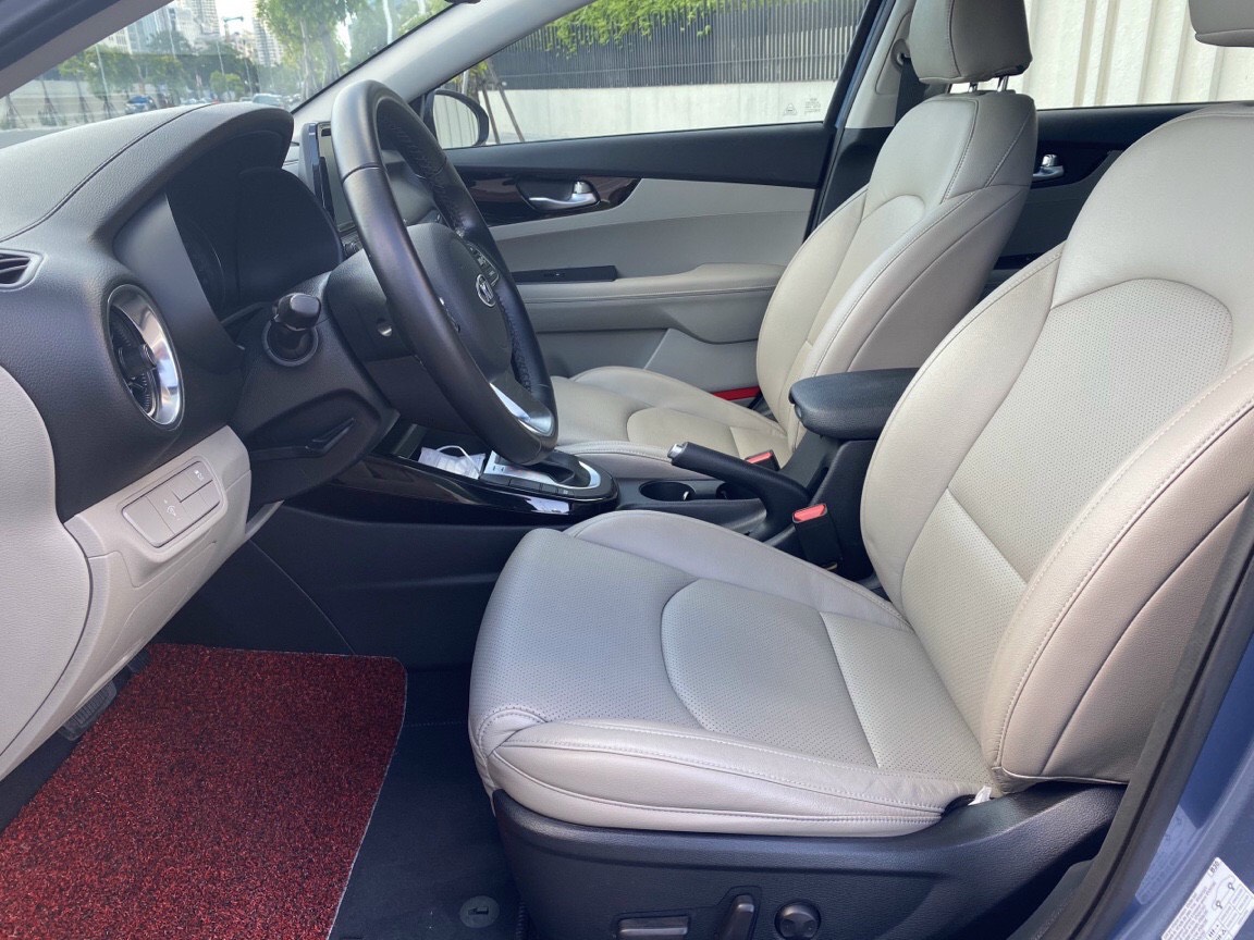 Kia Cerato chạy 2 năm bán lại giá khó tin - Ảnh 4.