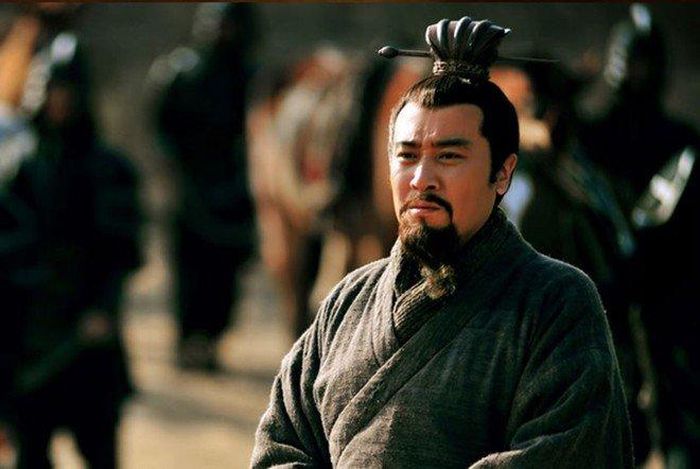 Tam quốc diễn nghĩa: Lý do Lưu Bị tự xưng là dòng dõi nhà Hán - Ảnh 1.