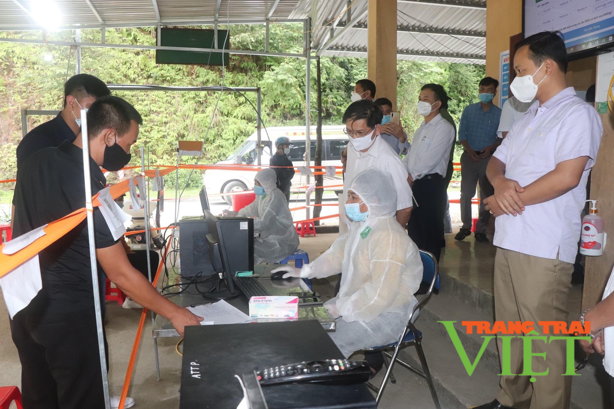 Lai Châu: Thực hiện phòng, chống dịch như mới đối với bệnh nhân tái dương tính Covid -19 - Ảnh 1. Lai Châu: Thực hiện phòng, chống dịch như mới đối với bệnh nhân tái dương tính Covid -19 - Ảnh 1.