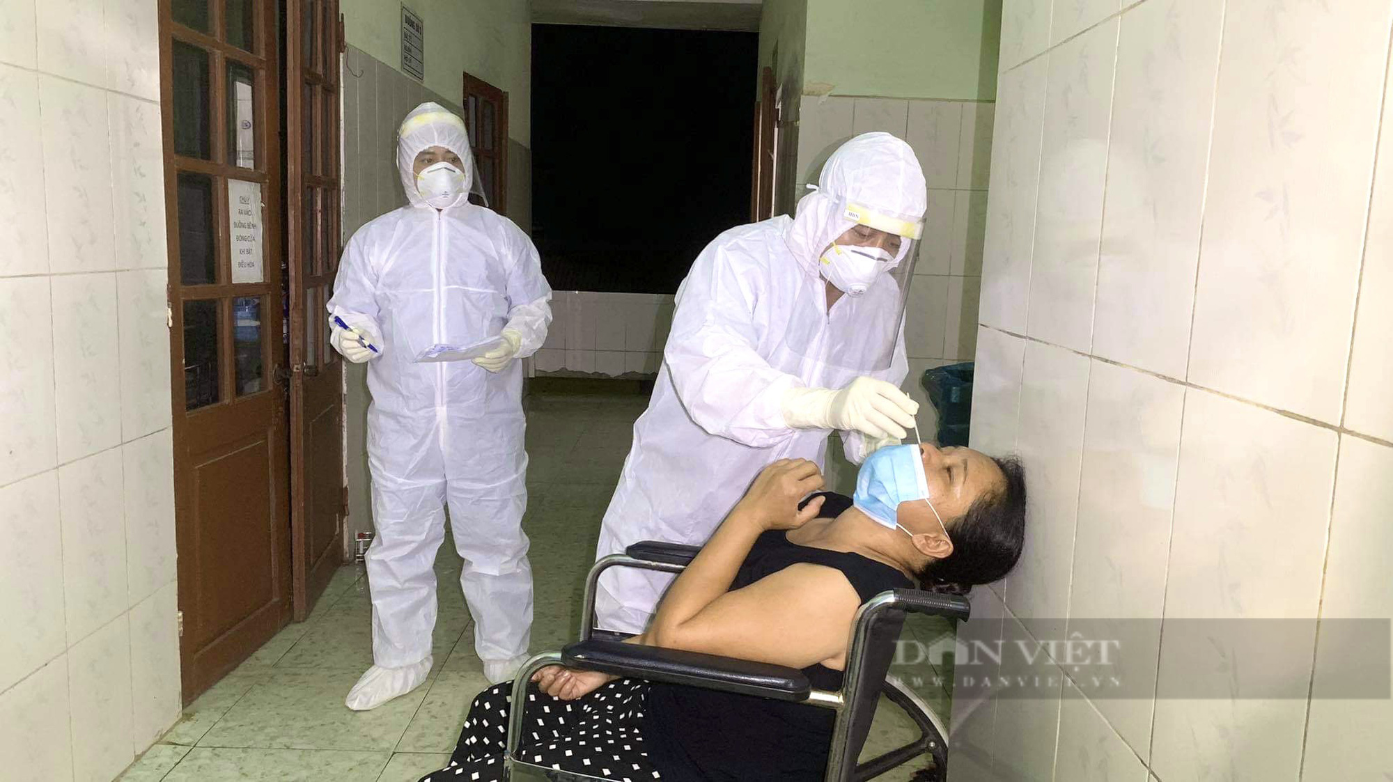 Quảng Bình phát hiện 3 ca dương tính Covid-19 truy vết 46 F1, phong tỏa 2 bản miền núi - Ảnh 1.