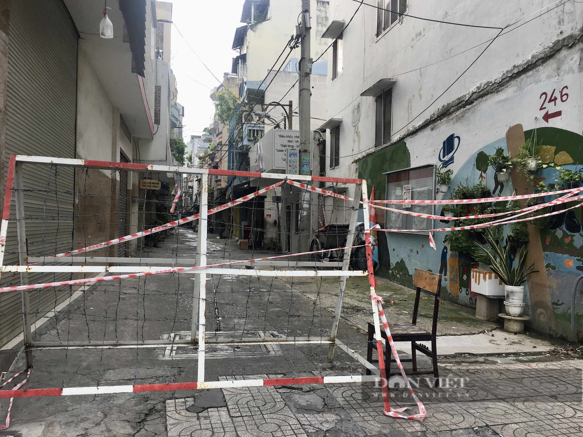 Hẻm Sài Gòn những ngày phong tỏa - Ảnh 2.