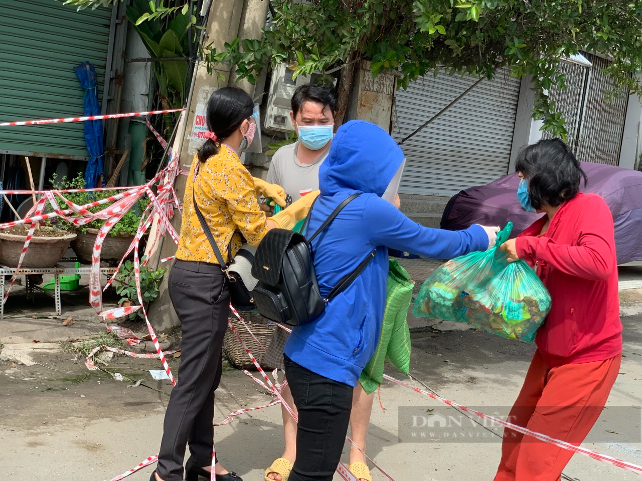 Đồng Nai: Cùng người nghèo đi qua khó khăn trong đại dịch Covid-19 - Ảnh 4.