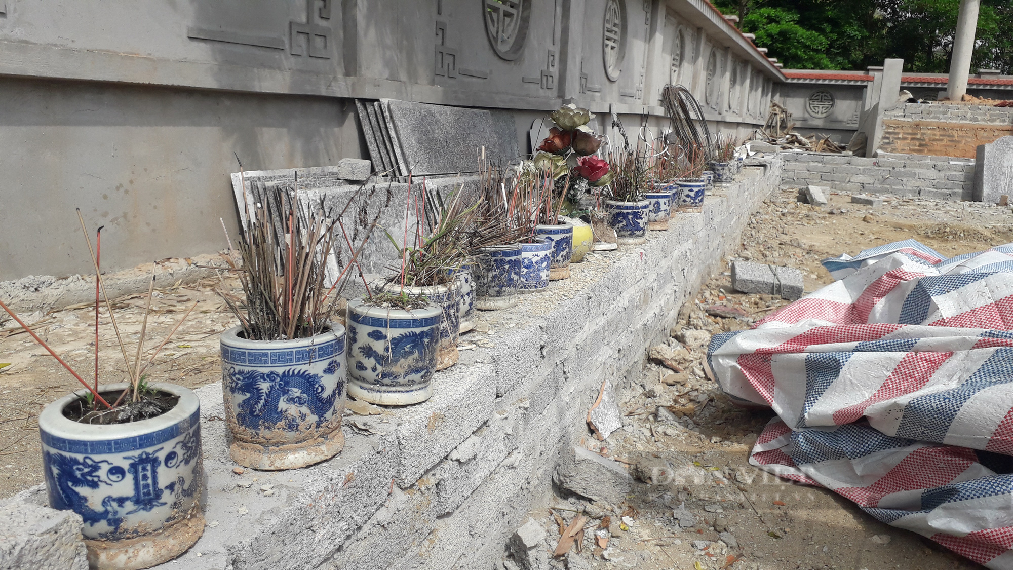 Lãnh đạo tỉnh Thái Nguyên chỉ đạo khẩn trương khắc phục sai sót trong quá trình cải tạo nghĩa trang Liệt sỹ xã Úc Kỳ - Ảnh 2.