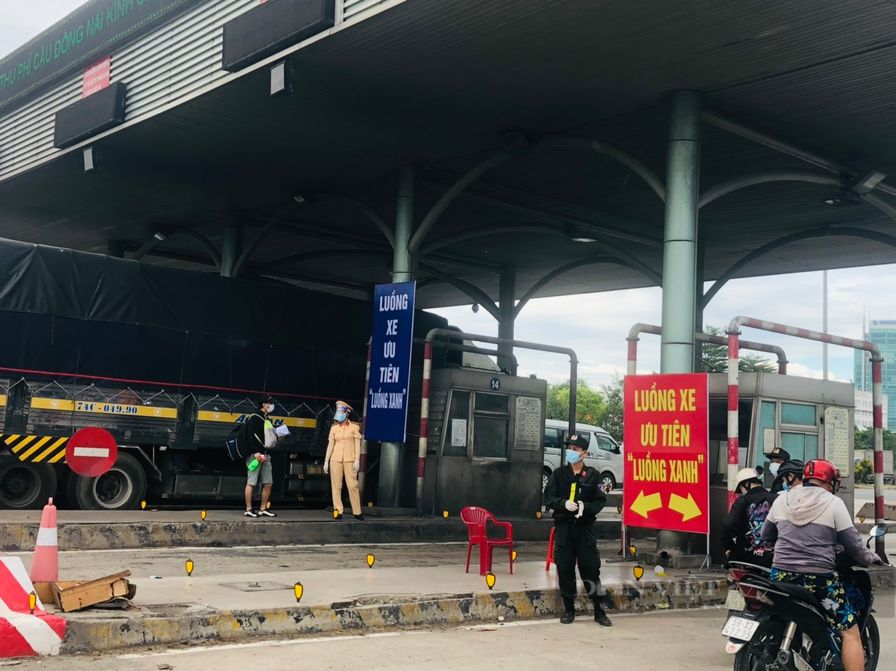 TP.HCM: Hướng dẫn tổ chức phương tiện vận chuyển hàng hóa thời gian thực hiện Chỉ thị 16 - Ảnh 3.