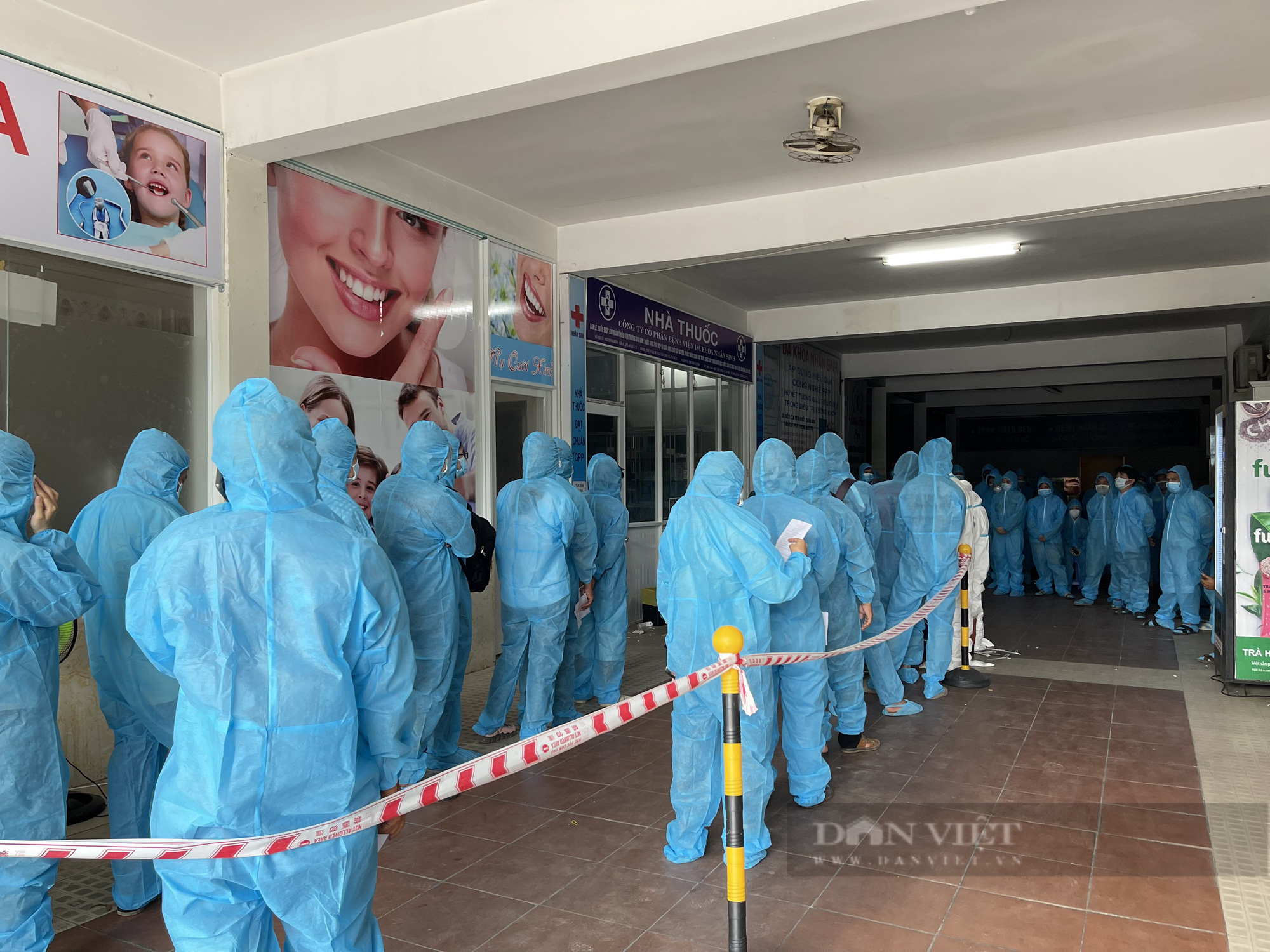 Bình Dương: Số ca mắc Covid-19 có thể lên đến 20.000 người, khẩn trương xét nghiệm cho 1,8 triệu dân - Ảnh 1.