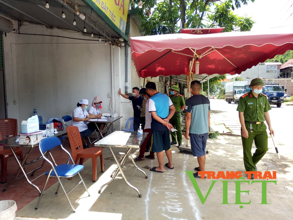 Sơn La: Tăng cường kiểm soát người và phương tiện về từ vùng dịch - Ảnh 1. Sơn La: Tăng cường kiểm soát người và phương tiện về từ vùng dịch - Ảnh 1.