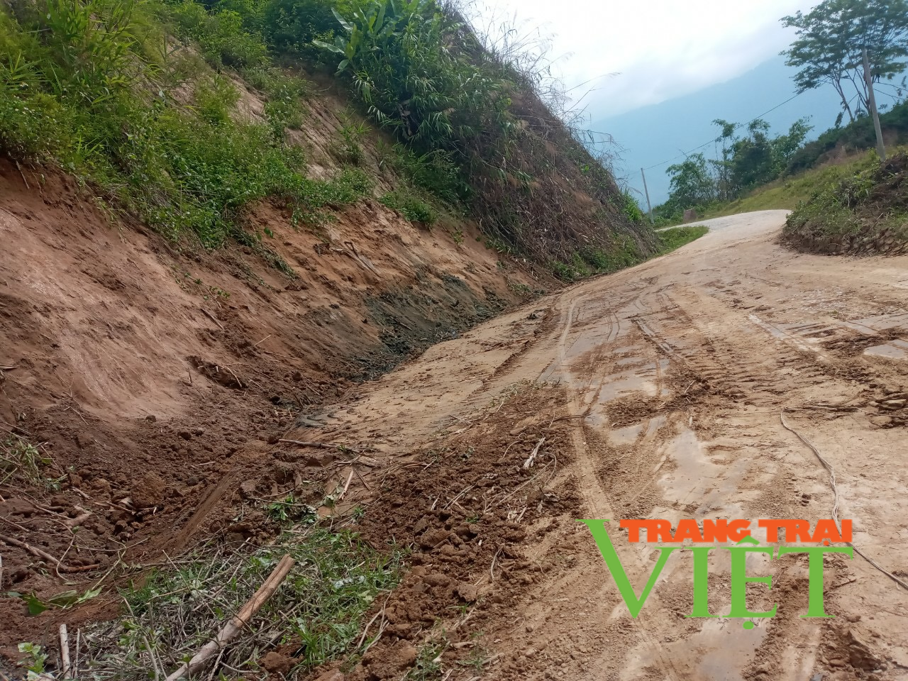 Lai Châu: Huyện biên giới Nậm Nhùn đảm bảo an toàn giao thông trong mùa mưa lũ - Ảnh 5. Lai Châu: Huyện biên giới Nậm Nhùn đảm bảo an toàn giao thông trong mùa mưa lũ - Ảnh 5.