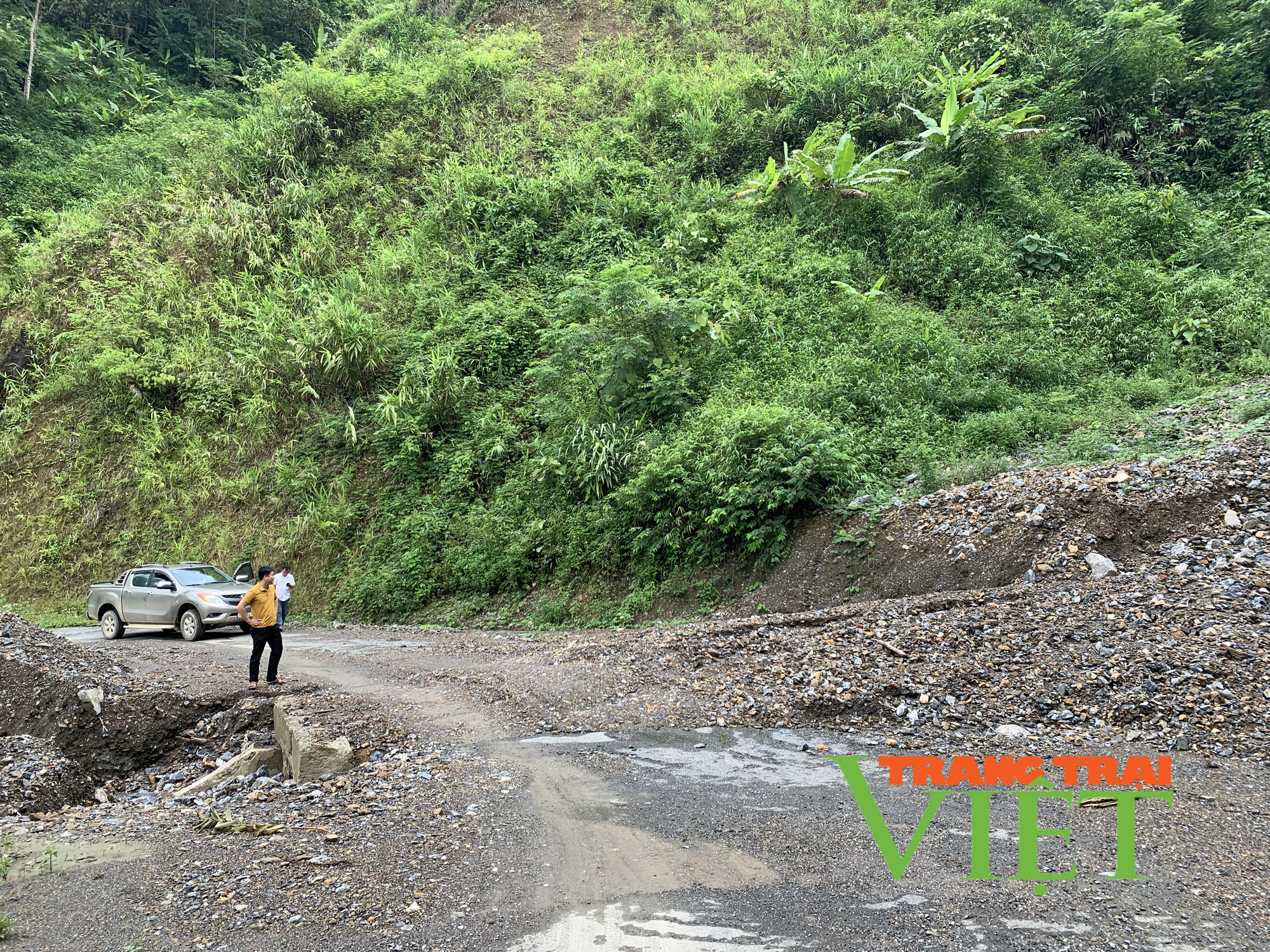 Lai Châu: Huyện biên giới Nậm Nhùn đảm bảo an toàn giao thông trong mùa mưa lũ - Ảnh 4. Lai Châu: Huyện biên giới Nậm Nhùn đảm bảo an toàn giao thông trong mùa mưa lũ - Ảnh 4.