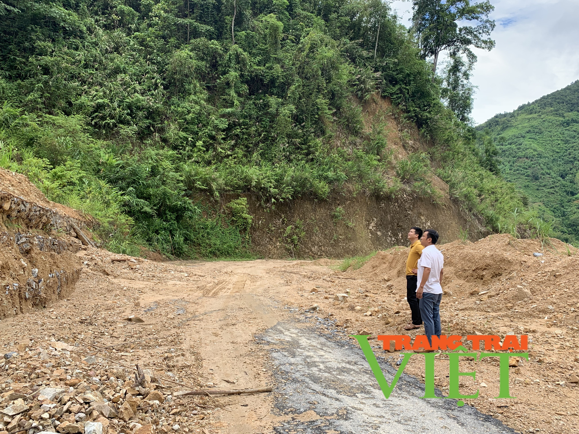 Lai Châu: Huyện biên giới Nậm Nhùn đảm bảo an toàn giao thông trong mùa mưa lũ - Ảnh 1. Lai Châu: Huyện biên giới Nậm Nhùn đảm bảo an toàn giao thông trong mùa mưa lũ - Ảnh 1.
