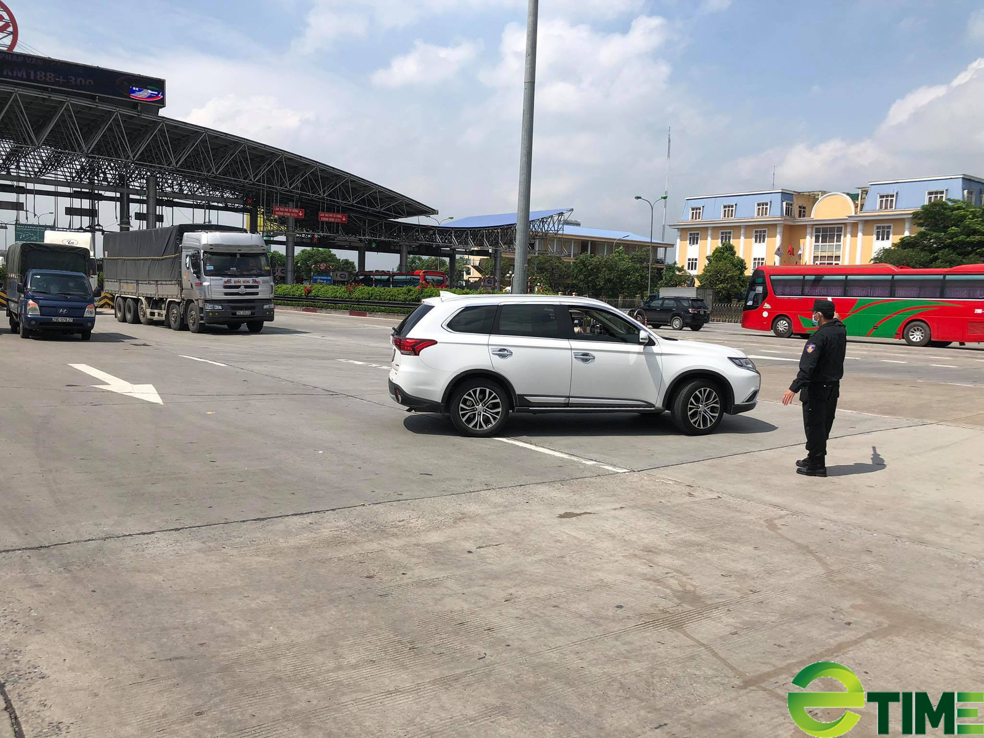 Tại sao phân biệt xe ngoại tỉnh chở hàng hoá không được vào TP.Hà Nội? - Ảnh 2. Tại sao phân biệt xe ngoại tỉnh chở hàng hoá không được vào TP.Hà Nội? - Ảnh 2.