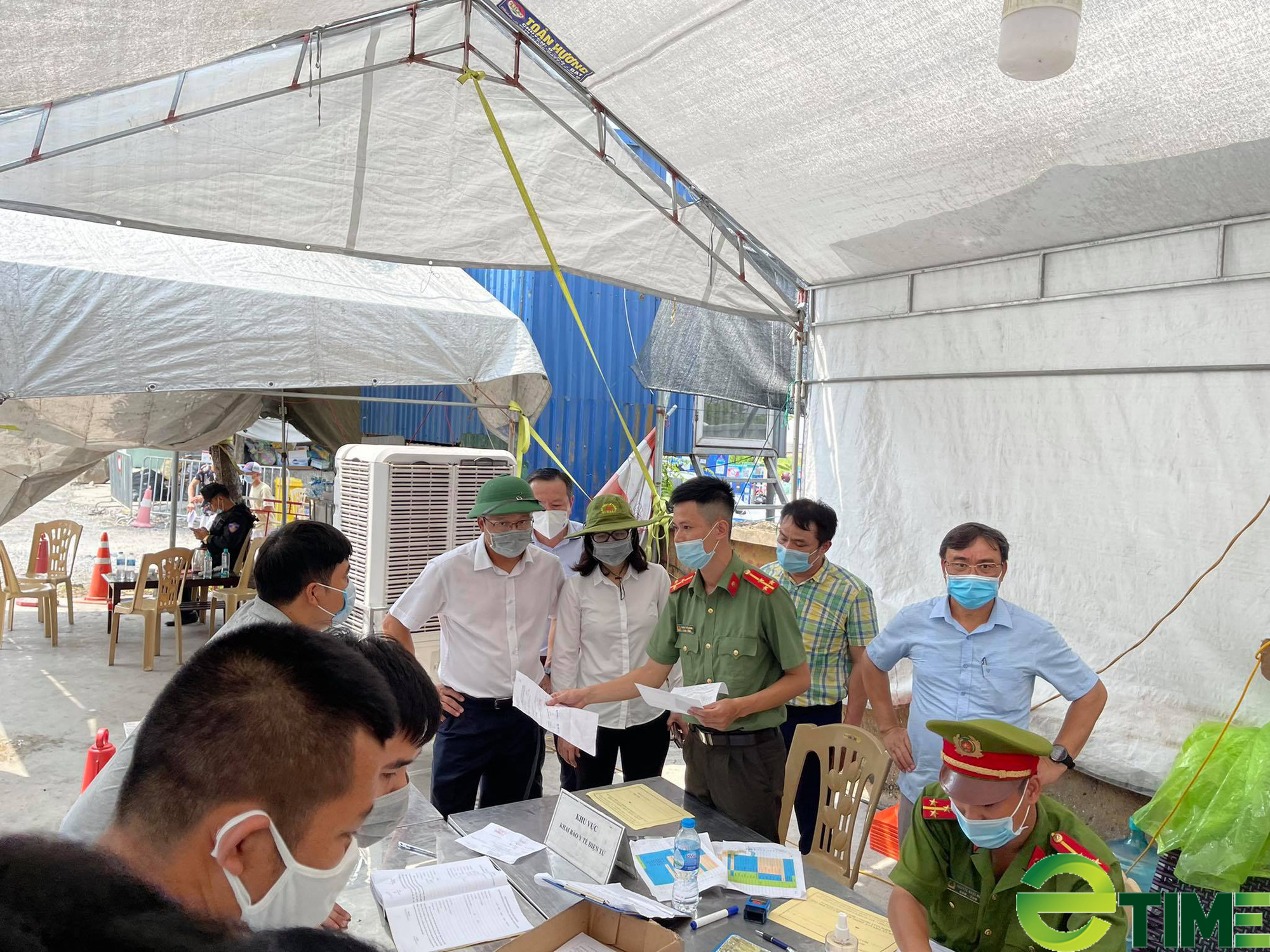 Tại sao phân biệt xe ngoại tỉnh chở hàng hoá không được vào TP.Hà Nội? - Ảnh 3. Tại sao phân biệt xe ngoại tỉnh chở hàng hoá không được vào TP.Hà Nội? - Ảnh 3.