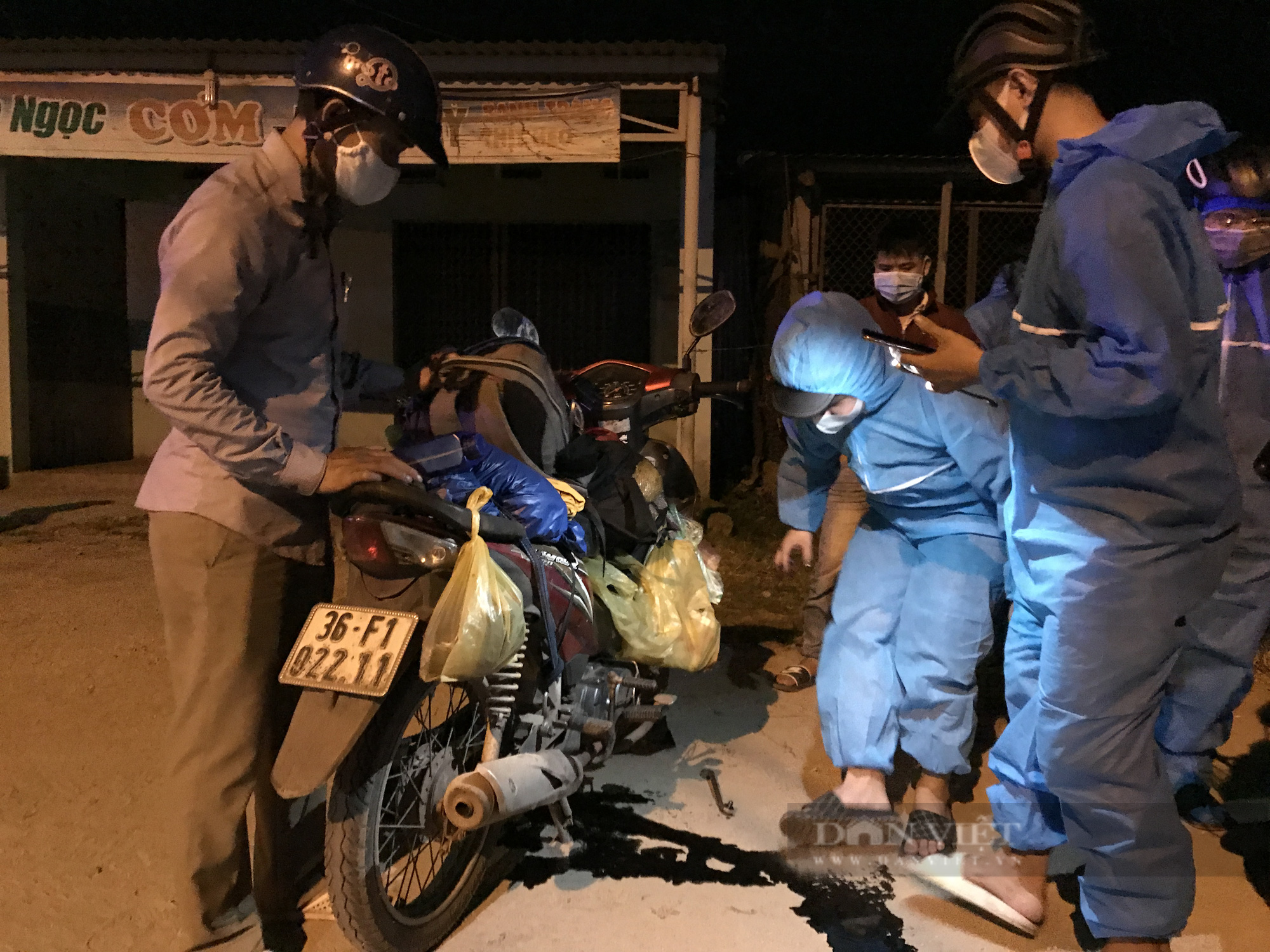 Đà Nẵng: Bỏ tiền túi tiếp sức hành trình &quot;hồi hương&quot; - Ảnh 2.