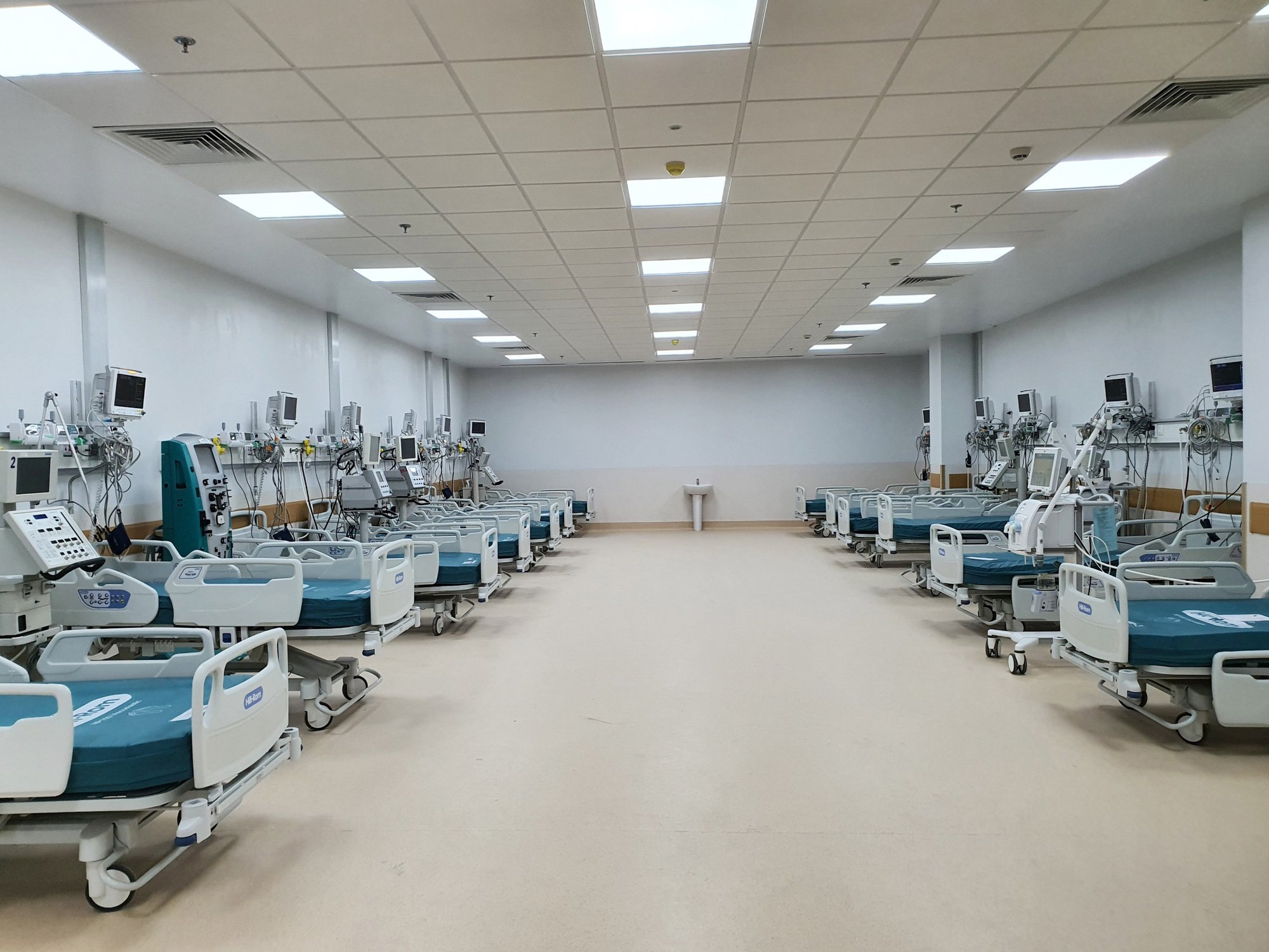 Covid-19: Thiết lập khẩn cấp 3 trung tâm hồi sức tích cực tại TP.HCM - Ảnh 3.