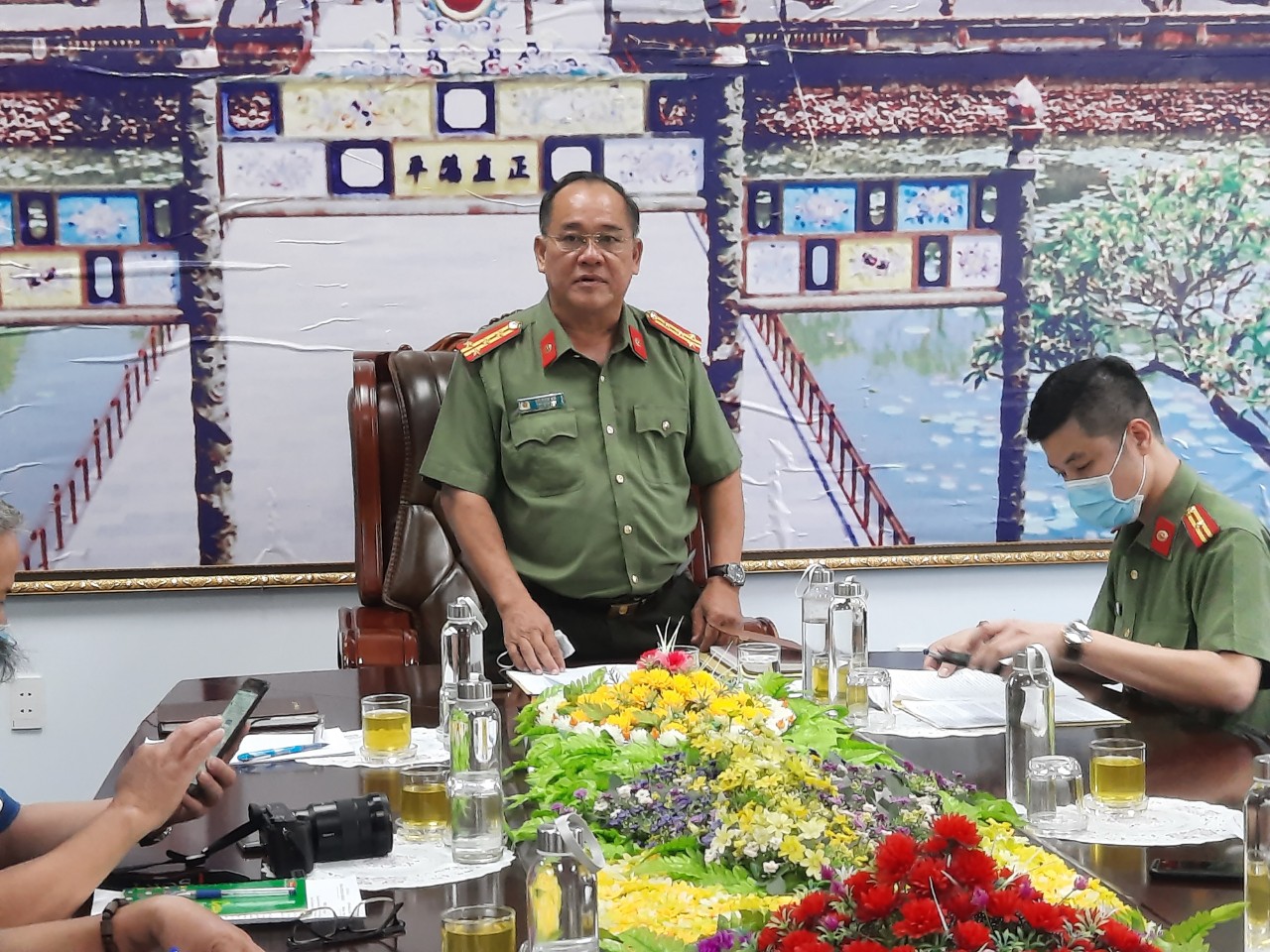 Vụ tham ô tài sản tại Cảng hàng không Phú Bài: Công an tạm giữ số tiền gần 9,3 tỷ đồng  - Ảnh 1.