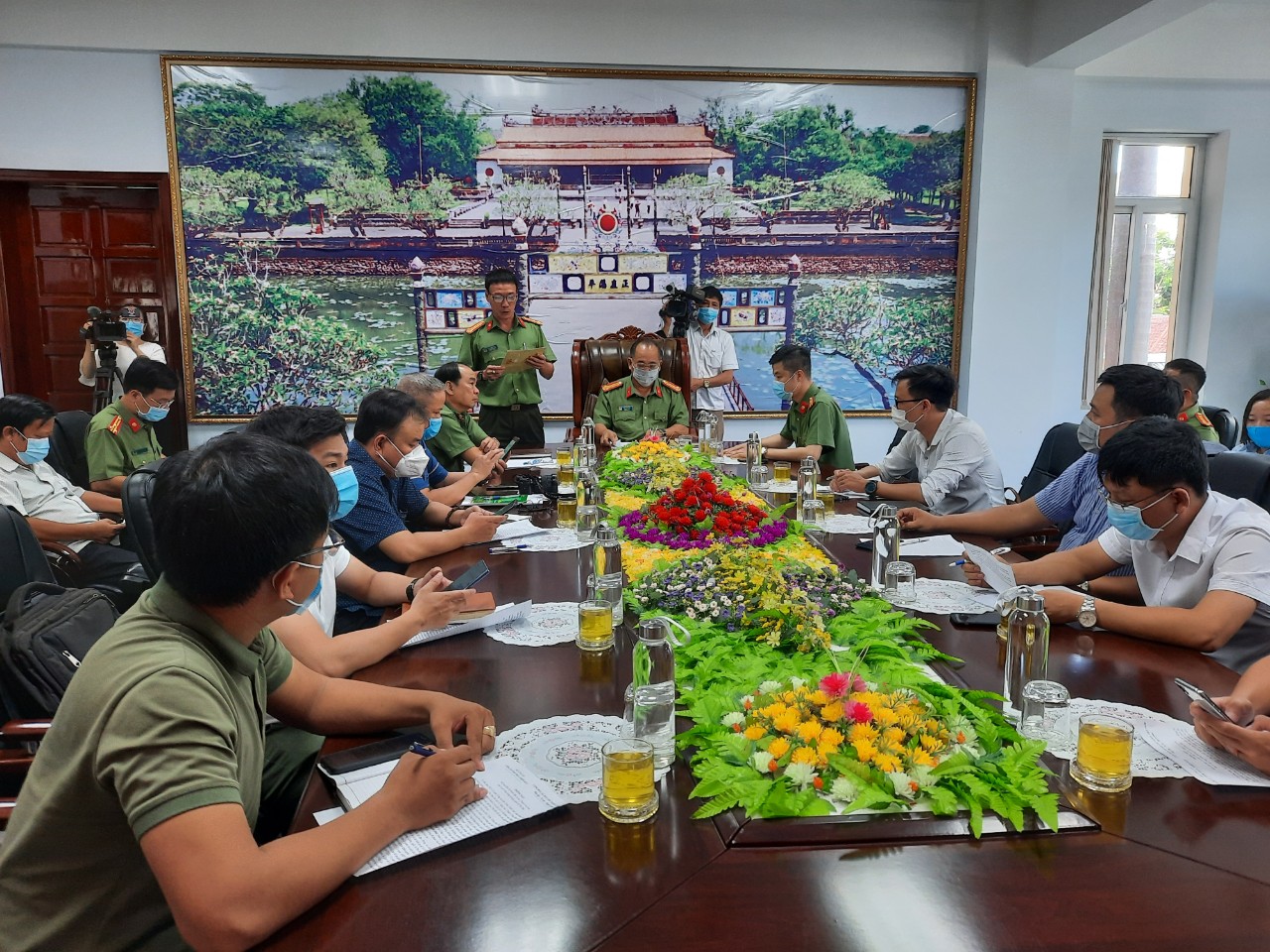 Vụ tham ô tài sản tại Cảng hàng không Phú Bài: Công an tạm giữ số tiền gần 9,3 tỷ đồng  - Ảnh 2.